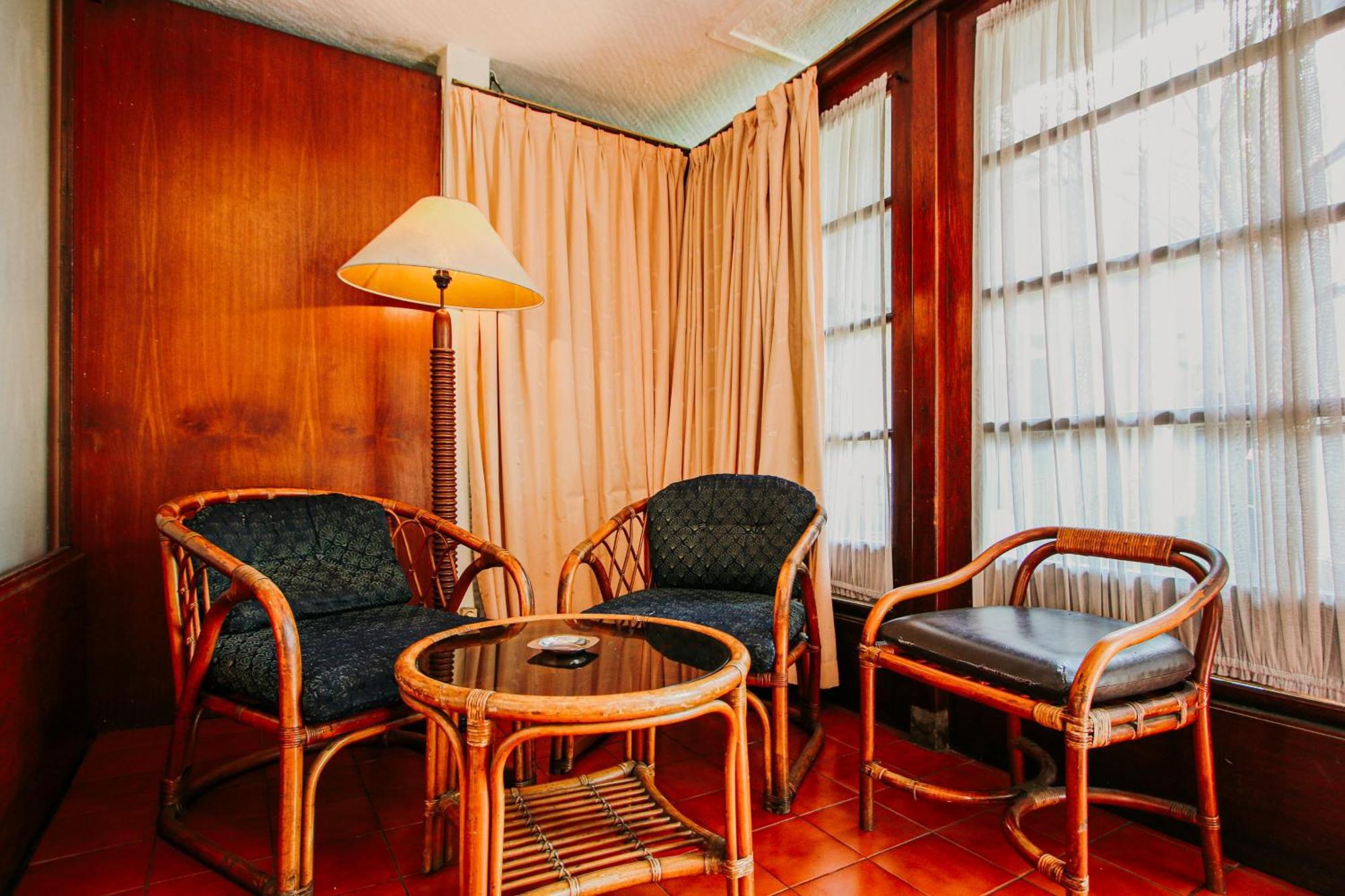Hotel Bumi Asih Gedung Sate Бандунг Екстер'єр фото