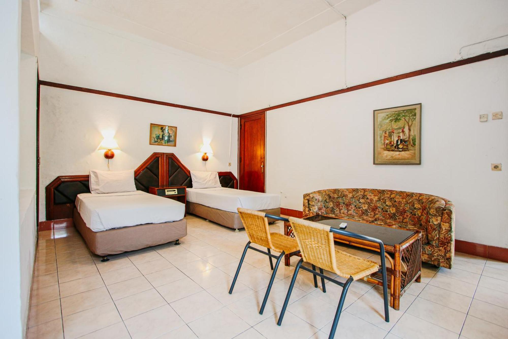 Hotel Bumi Asih Gedung Sate Бандунг Екстер'єр фото