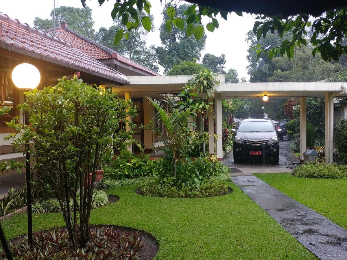 Hotel Bumi Asih Gedung Sate Бандунг Екстер'єр фото