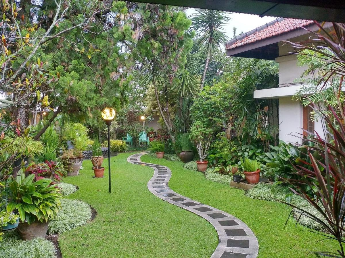 Hotel Bumi Asih Gedung Sate Бандунг Екстер'єр фото